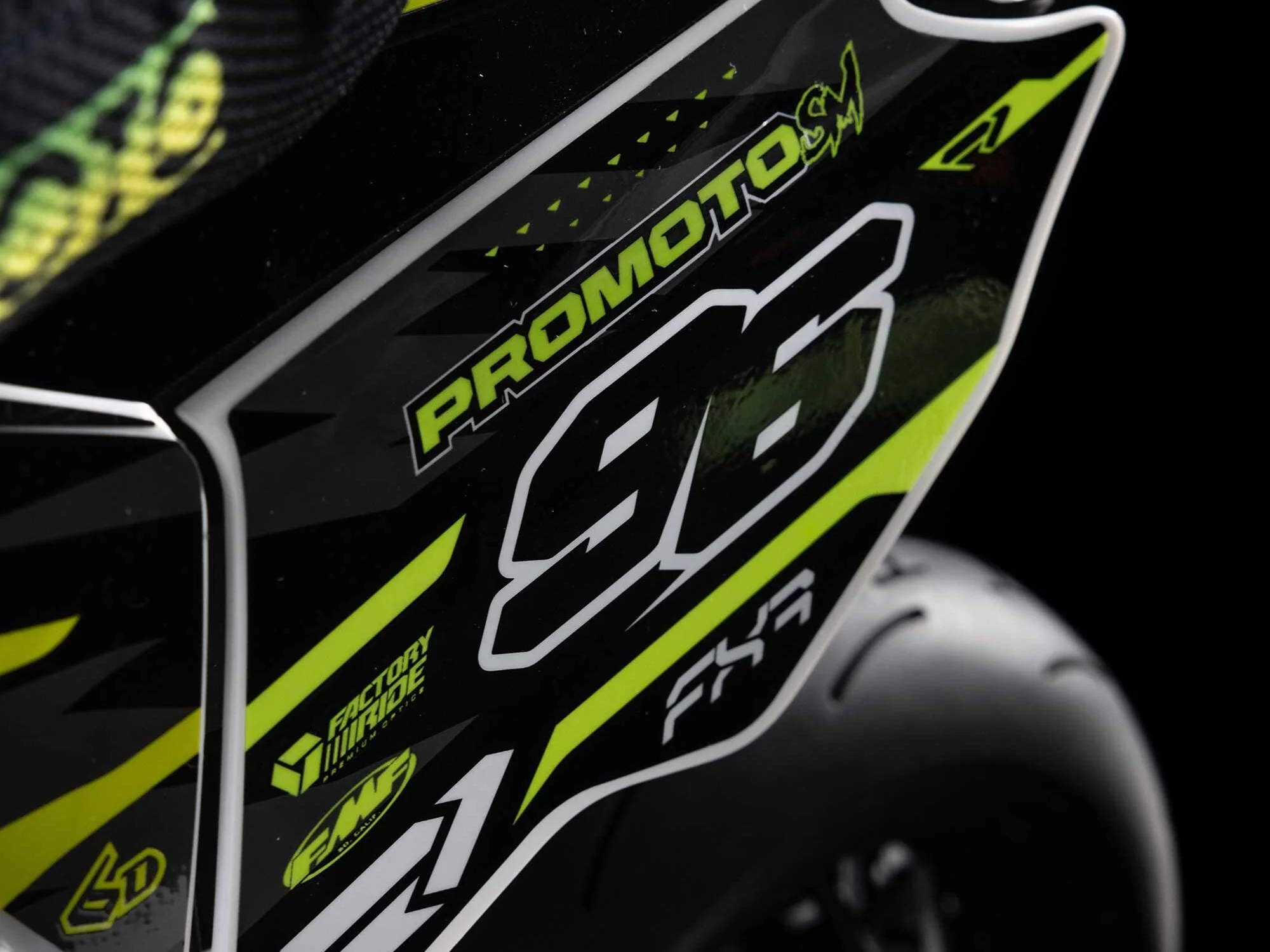 1/4 Promoto-SM FXR Supermoto Motorcycle RTR Basic - LOS2272 - Image 14