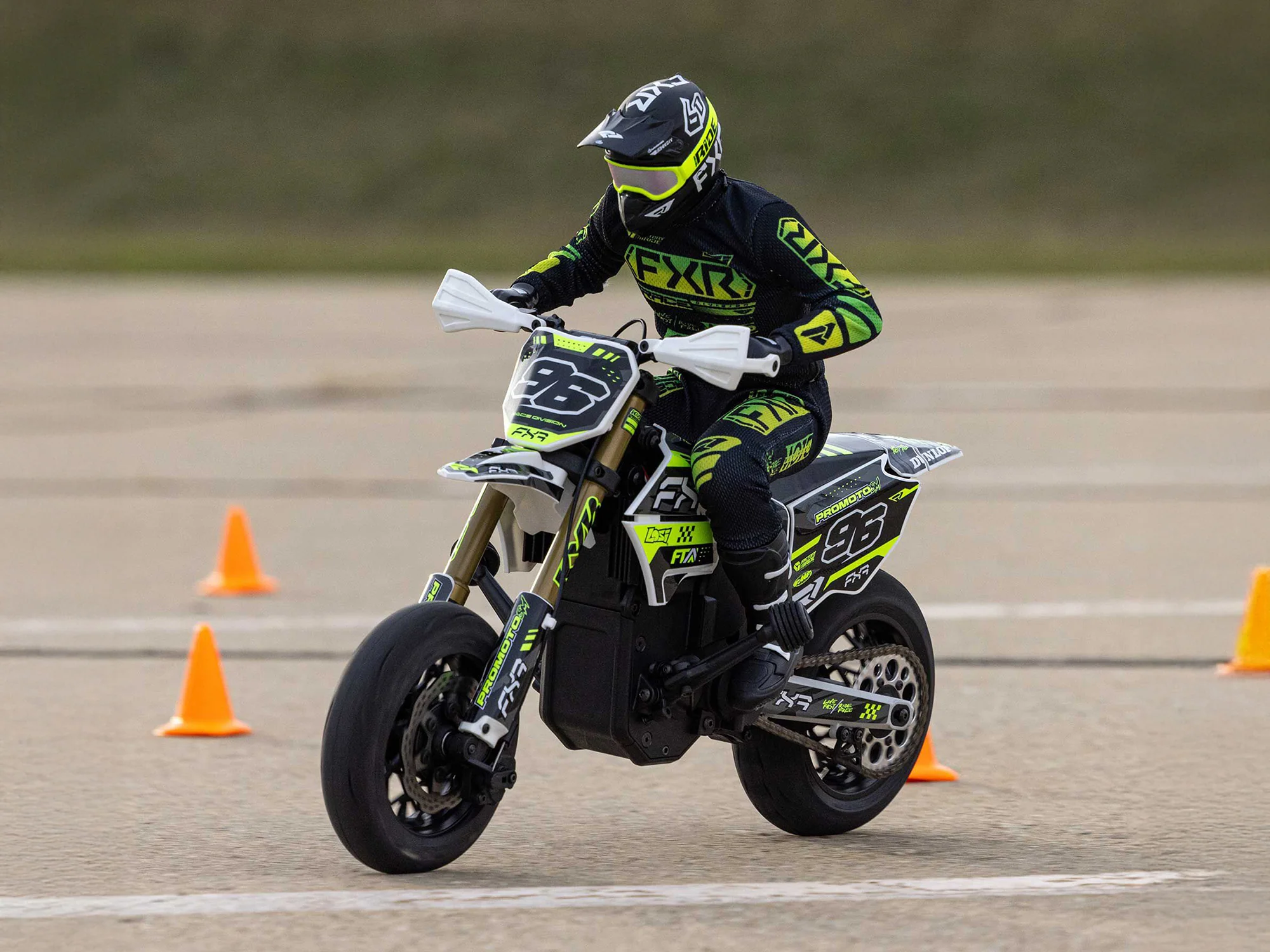 1/4 Promoto-SM FXR Supermoto Motorcycle RTR Basic - LOS2272 - Image 17