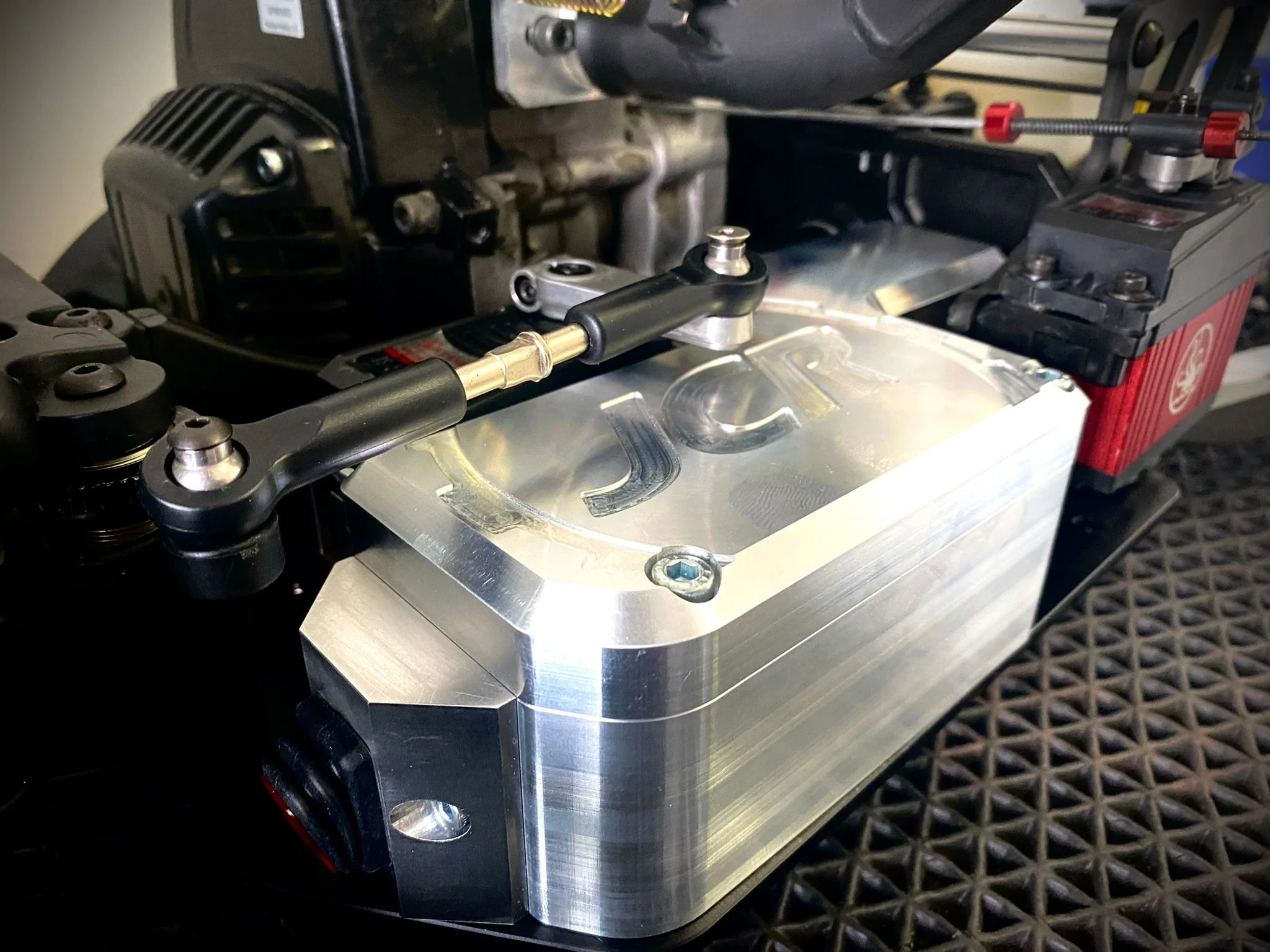 Johnny Crash XL Kraken Vekta Billet Battery Box 2.0 (plus servo stands) - Image 4
