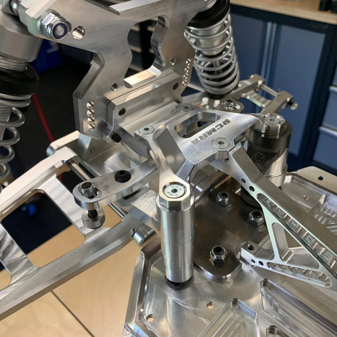 TAYLOR Losi 5T & 5ive 2.0 Front Top Chassis Brace - Image 5