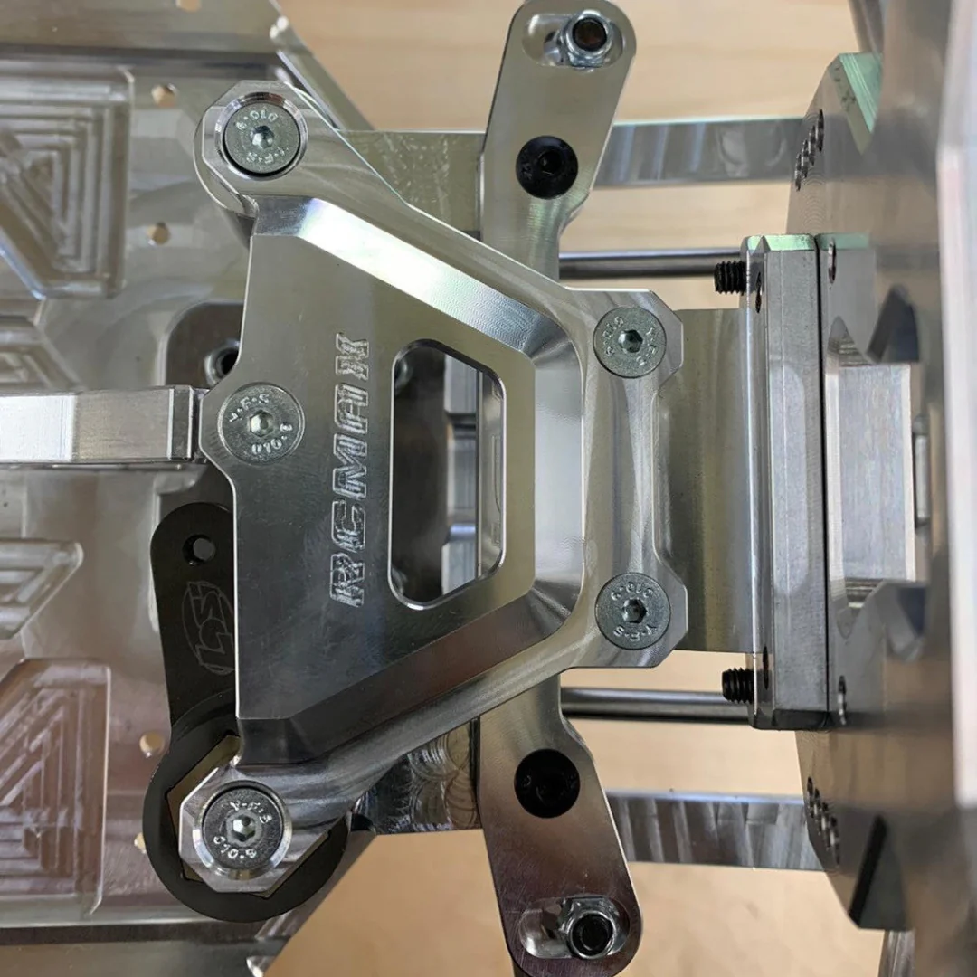 TAYLOR Losi 5T & 5ive 2.0 Front Top Chassis Brace - Image 7