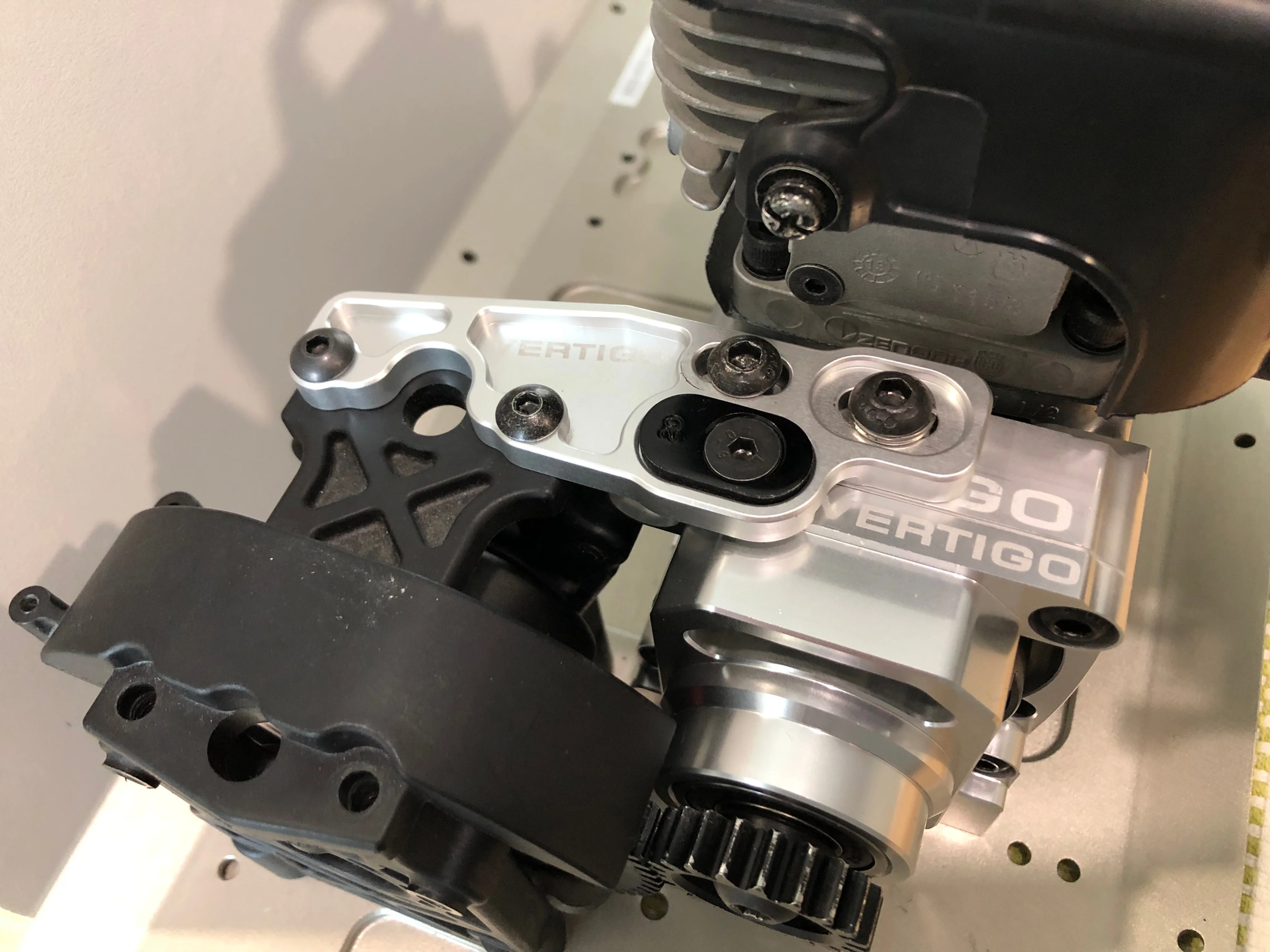 Vertigo Losi 5IVE-T 2.0 Centre Diff Mesh Brace [100607]